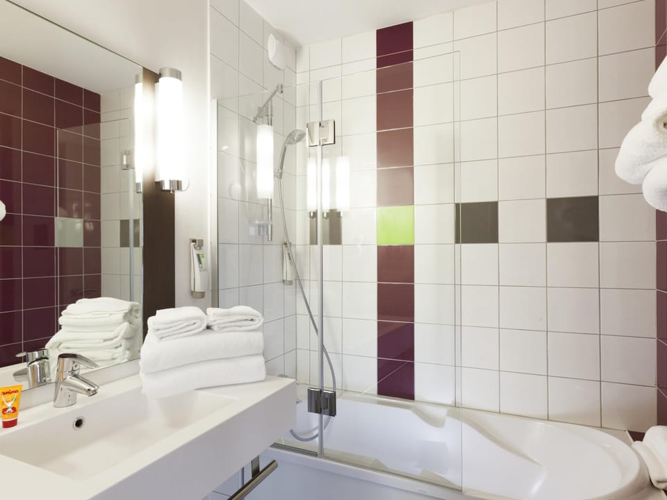 Double Room, 1 Double Bed with Sofa bed (Privilege) | In-room safe, individually decorated, individually furnished, desk