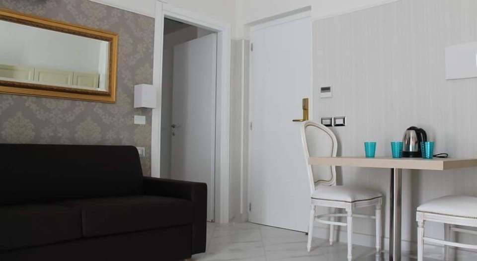 Apartment, 1 Bedroom | Premium bedding, in-room safe, desk, blackout drapes