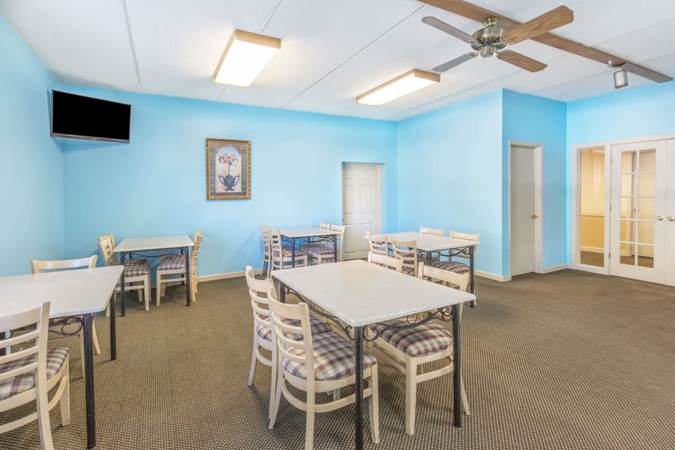 Free daily on-the-go breakfast