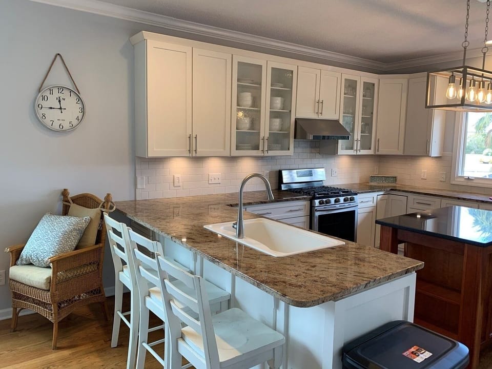 House, 5 Bedrooms | Private kitchen | Fridge, oven, coffee/tea maker, toaster