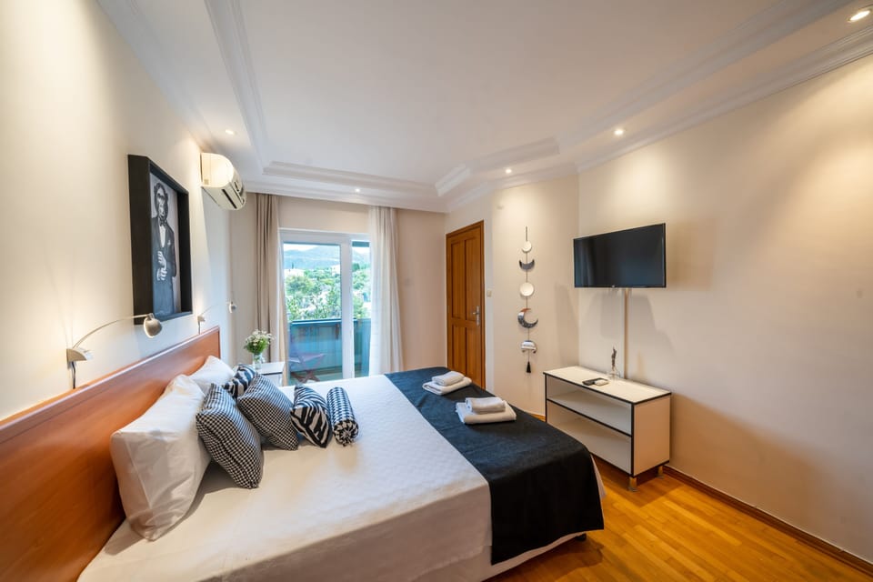 Family Villa | Egyptian cotton sheets, premium bedding, minibar, laptop workspace