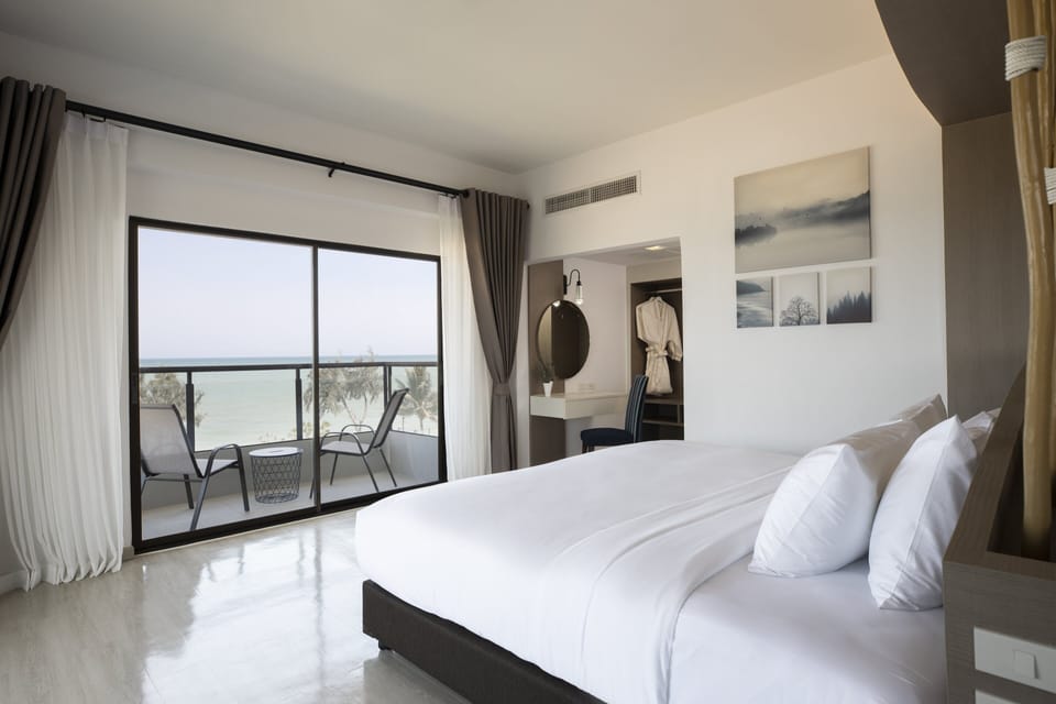Beach/ocean view