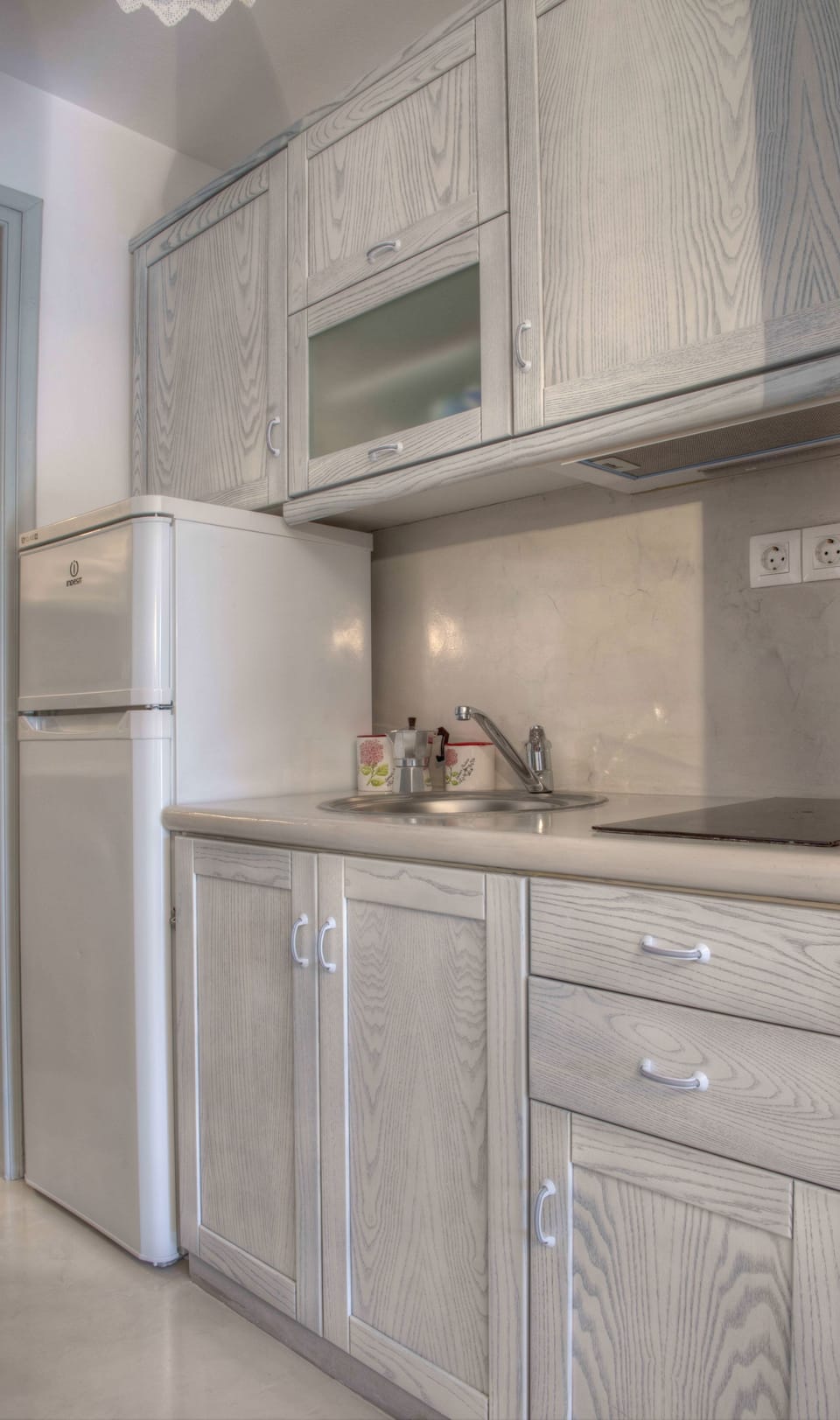 Family Apartment | Private kitchenette | Fridge, stovetop, coffee/tea maker, cookware/dishes/utensils