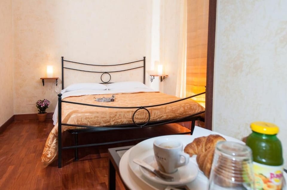 Double Room, Private Bathroom | Soundproofing, free WiFi, bed sheets