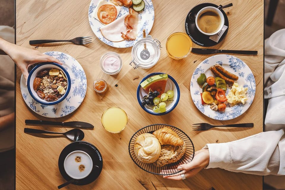 Daily buffet breakfast for a fee