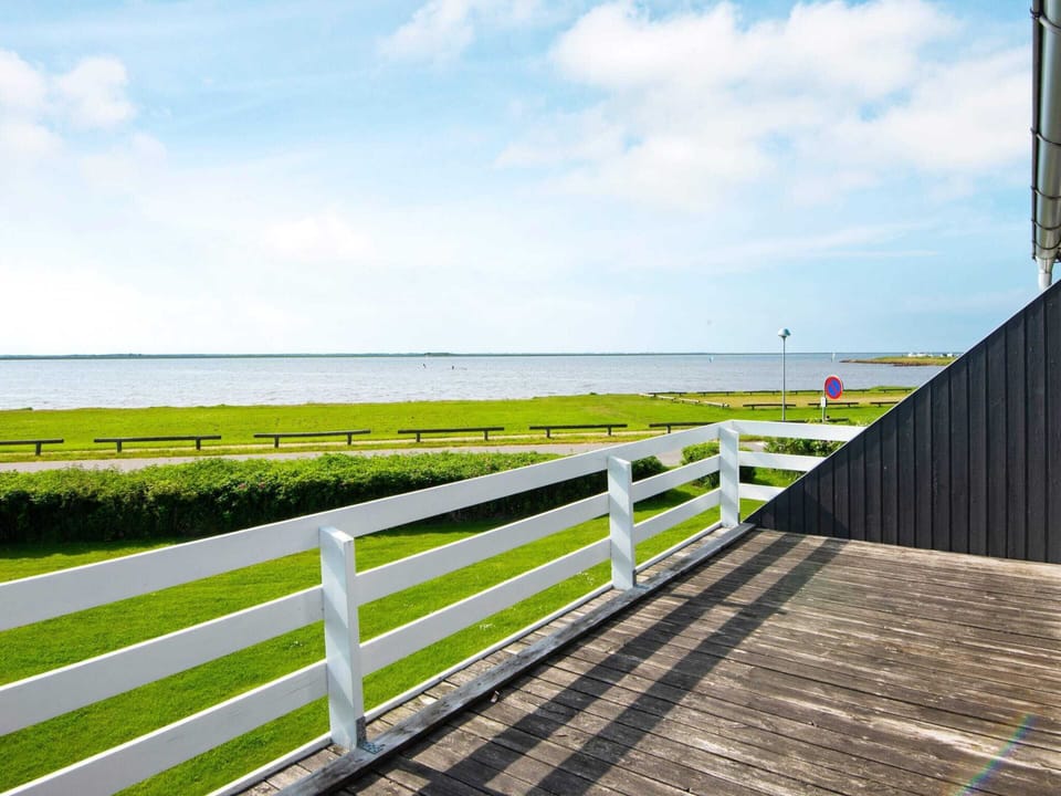 House | Water view