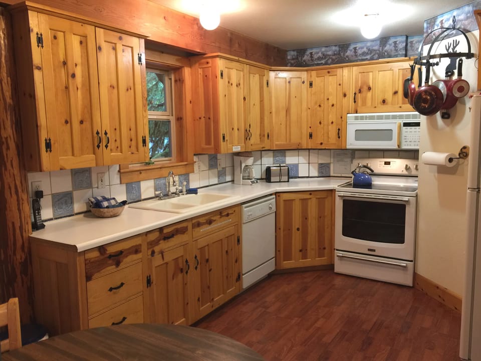 Cabin, 1 Bedroom, Smoking, Fireplace | Interior