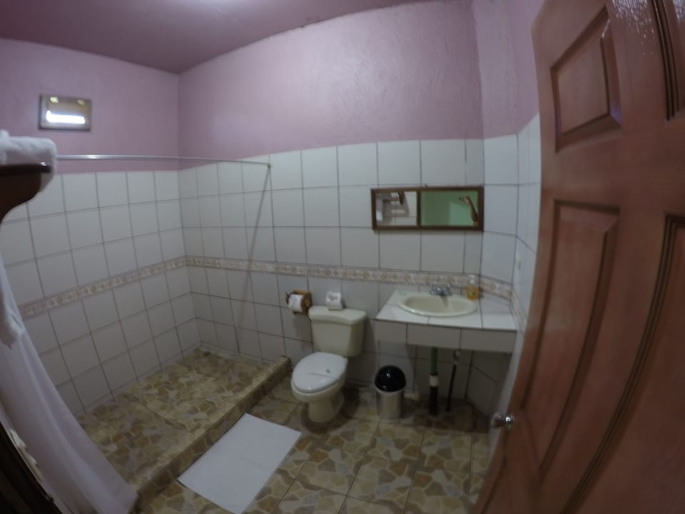 Room, 2 Bedrooms, Smoking | Bathroom | Shampoo