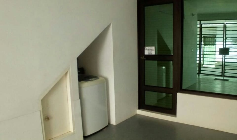 House, 3 Bedrooms, Smoking, Balcony | Laundry