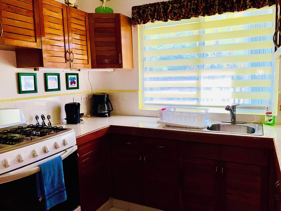 Villa, 3 Bedrooms, Balcony, Garden View | Interior