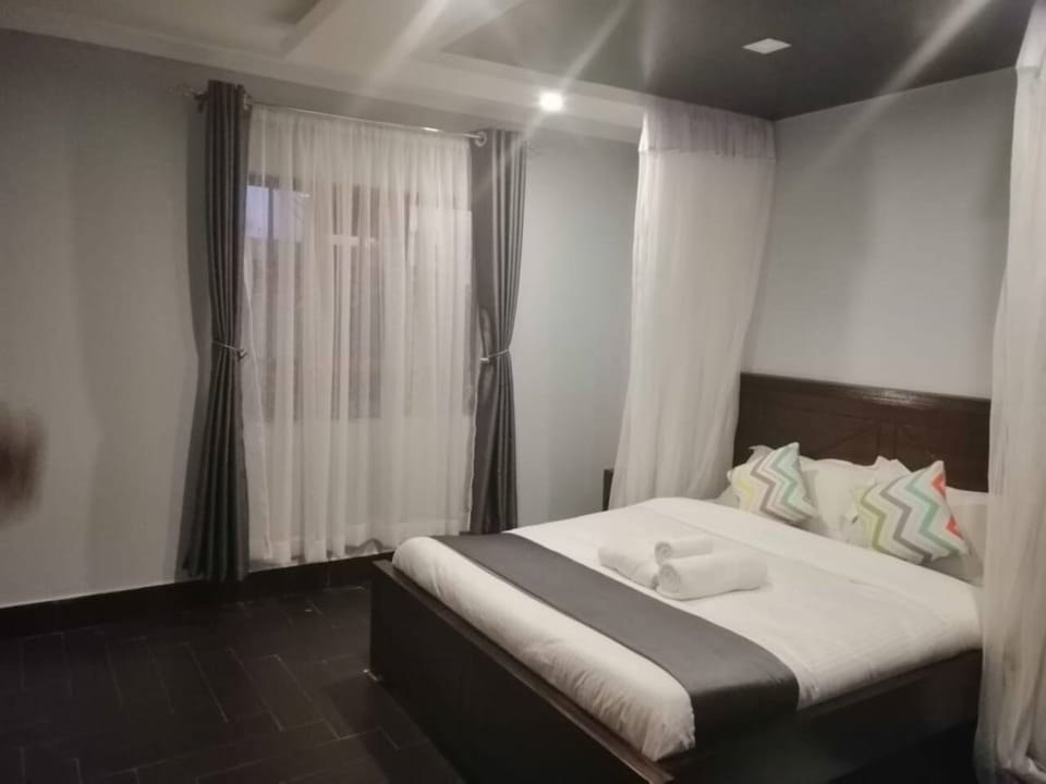 Executive Room | Desk, free WiFi