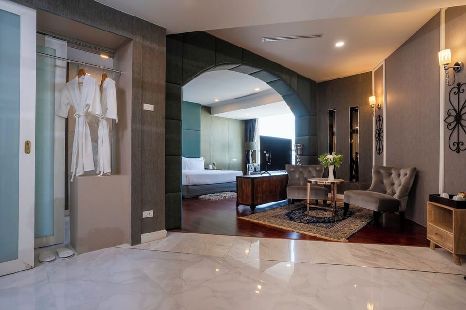 Executive Suite, 1 Bedroom, Mountain View | Living area | LCD TV