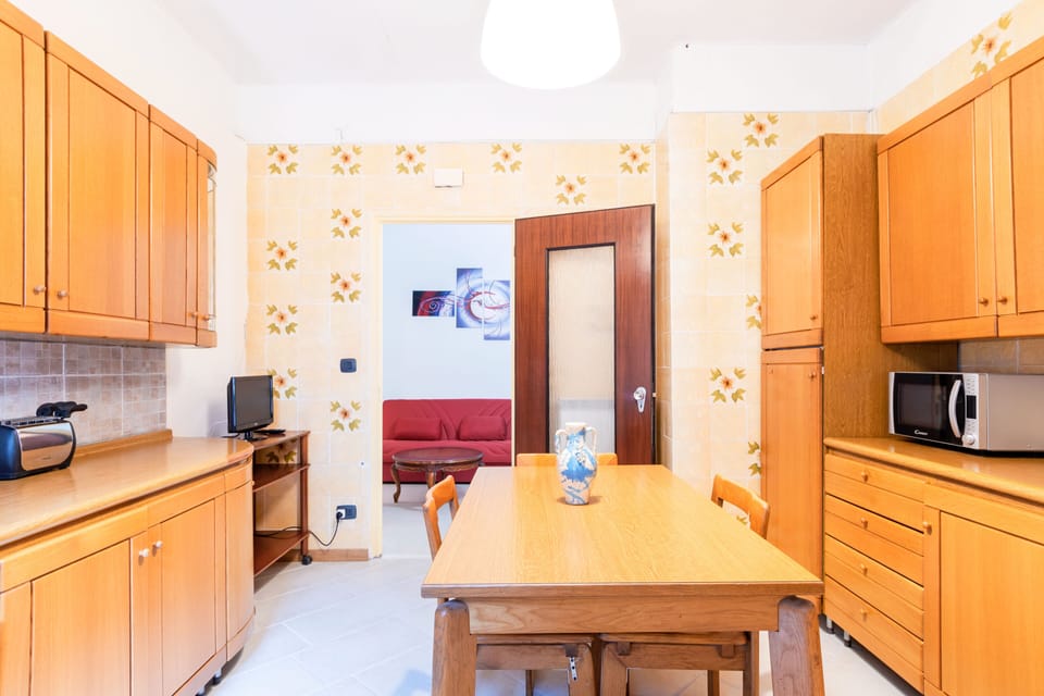 Apartment, 2 Bedrooms | Private kitchen | Full-size fridge, microwave, oven, stovetop