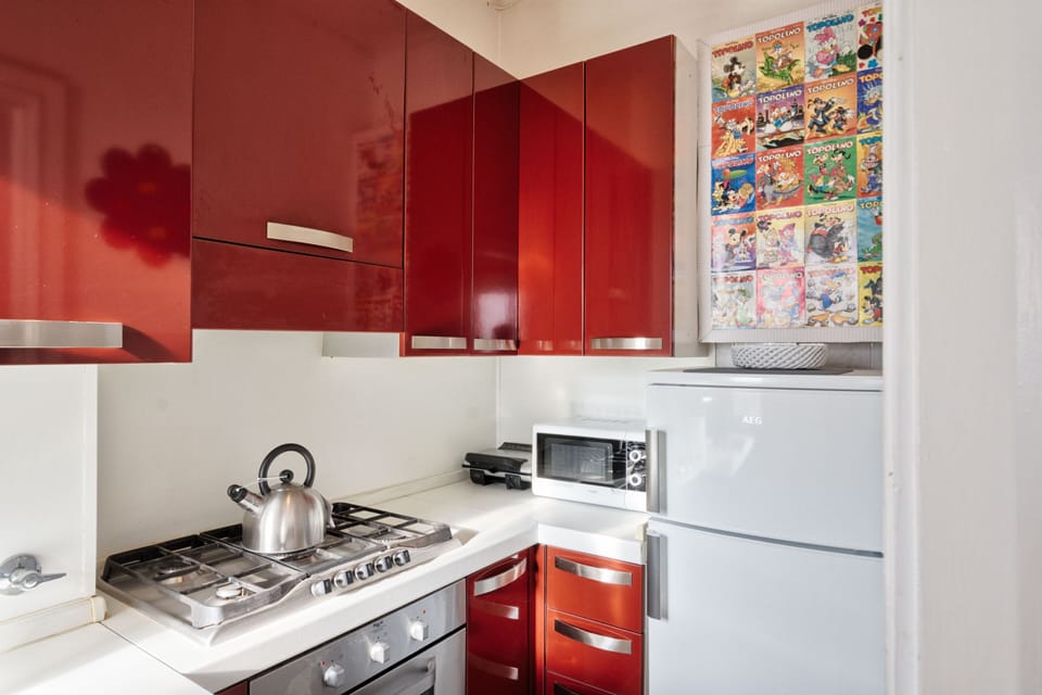 Apartment, 1 Bedroom | Private kitchen | Full-size fridge, microwave, oven, stovetop