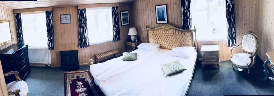 Double Room, Private Bathroom, Mountain View | Free cribs/infant beds, free WiFi