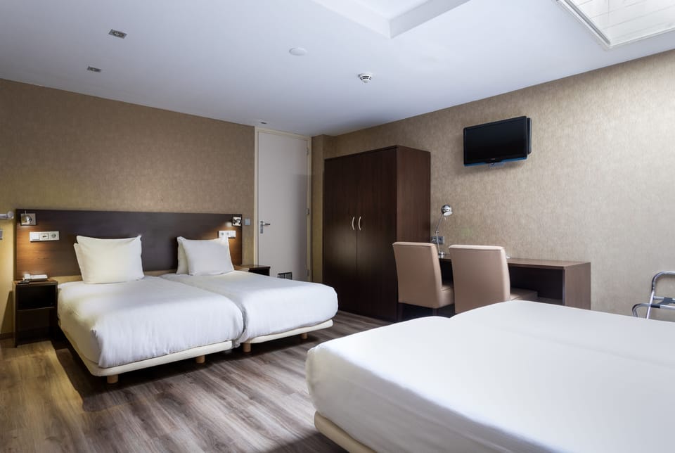 Standard Quadruple Room | In-room safe, desk, iron/ironing board, free WiFi