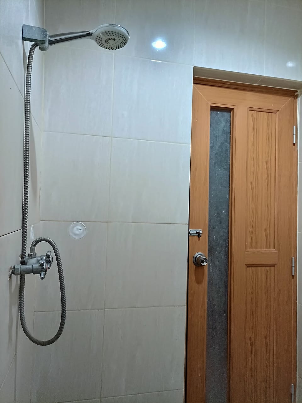 Superior Room | Bathroom | Shower, towels, soap, toilet paper