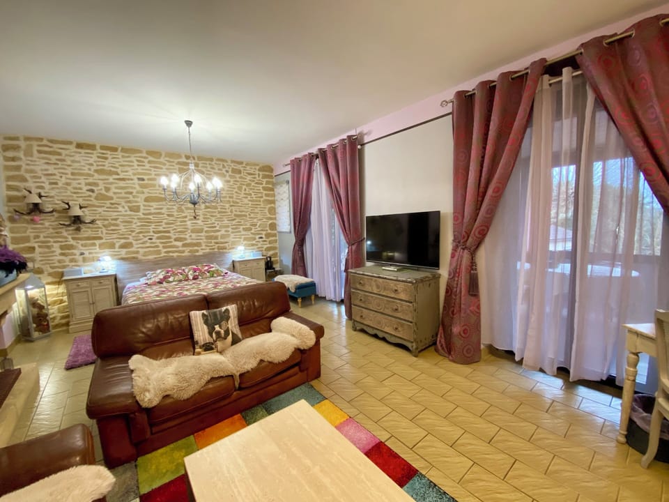 Deluxe Room | Premium bedding, memory foam beds, individually decorated