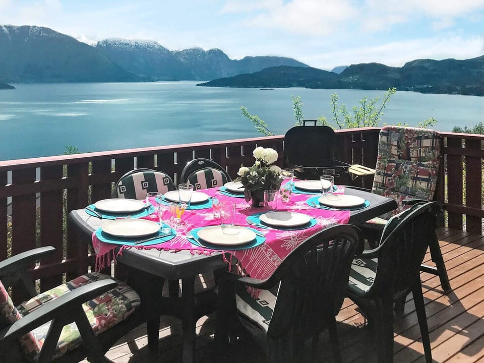 House | Outdoor dining