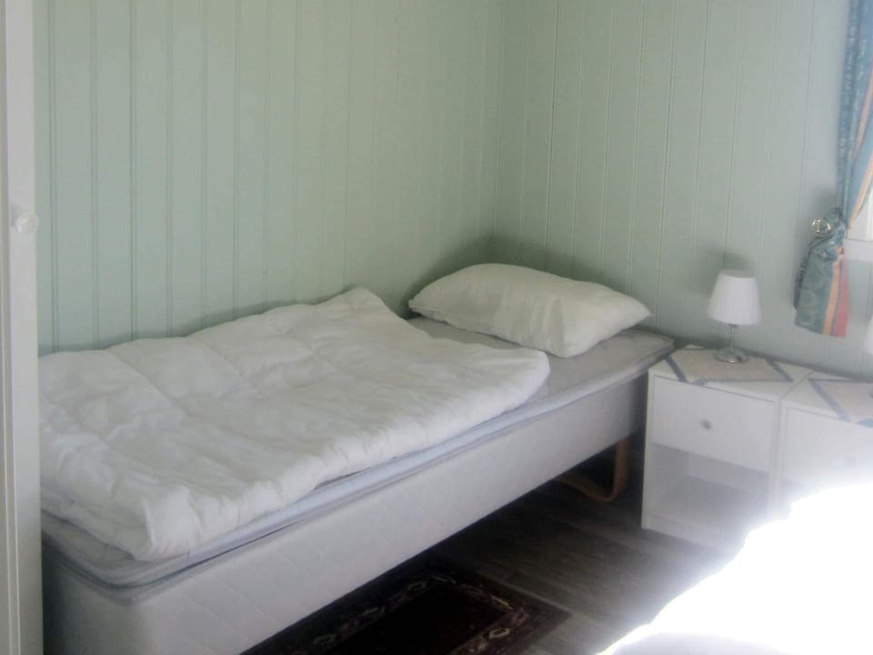 3 bedrooms, individually furnished