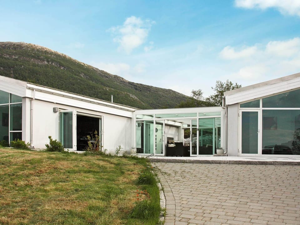 House | Lake view