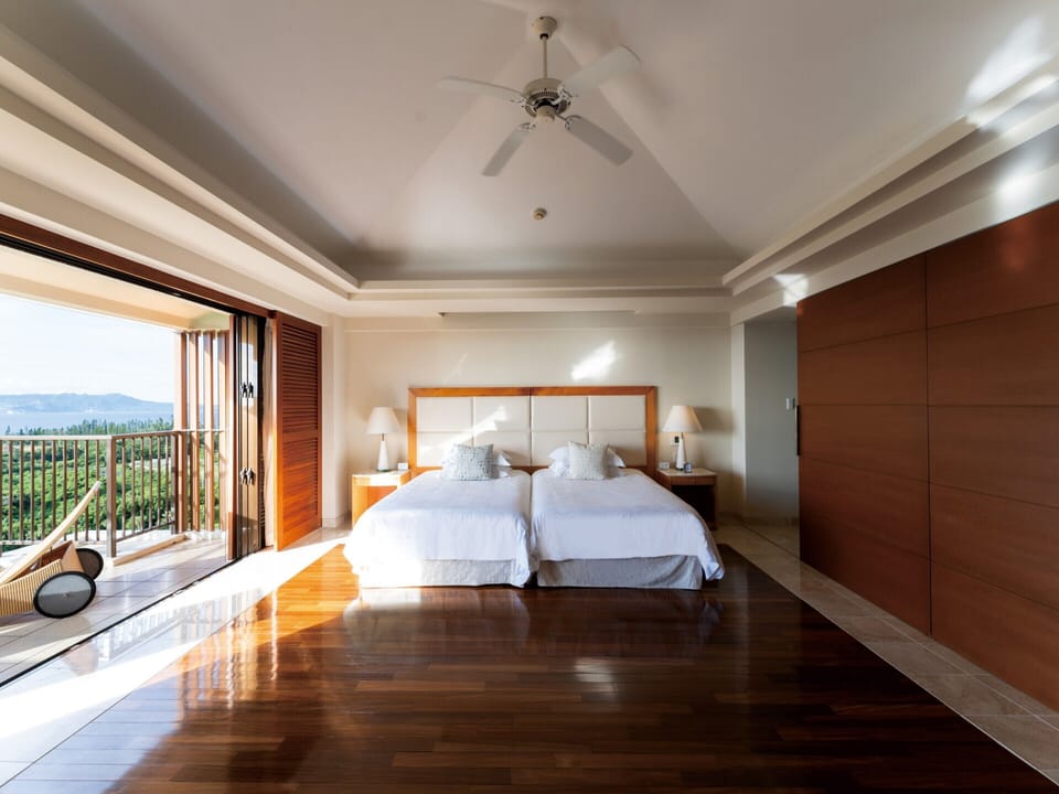 Penthouse Suite, with Club Service, Non Smoking -Adult only 13 or over | Premium bedding, minibar, in-room safe, WiFi (free)