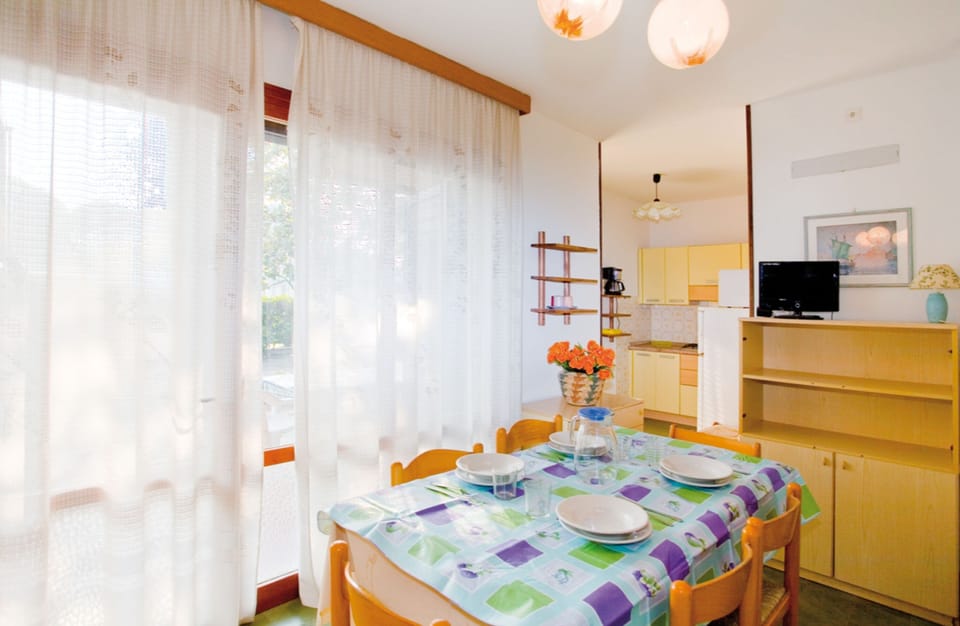 Apartment, 2 Bedrooms (59) | In-room dining
