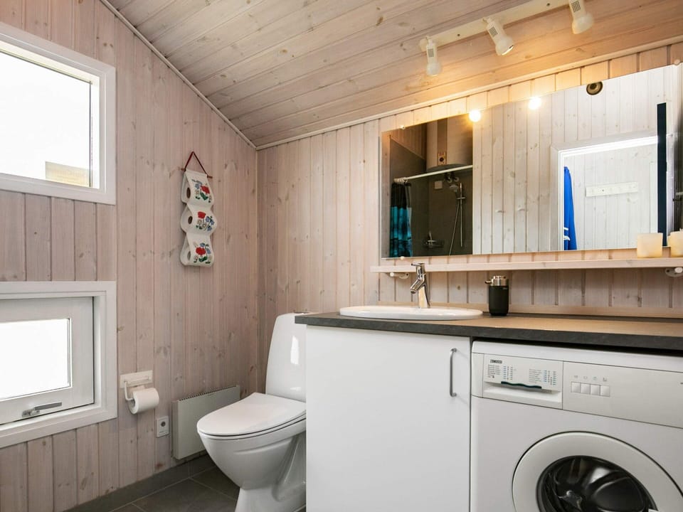 Spacious Holiday Home Nearby the National Park Loonse en Drunese Duinen House in Lønstrup