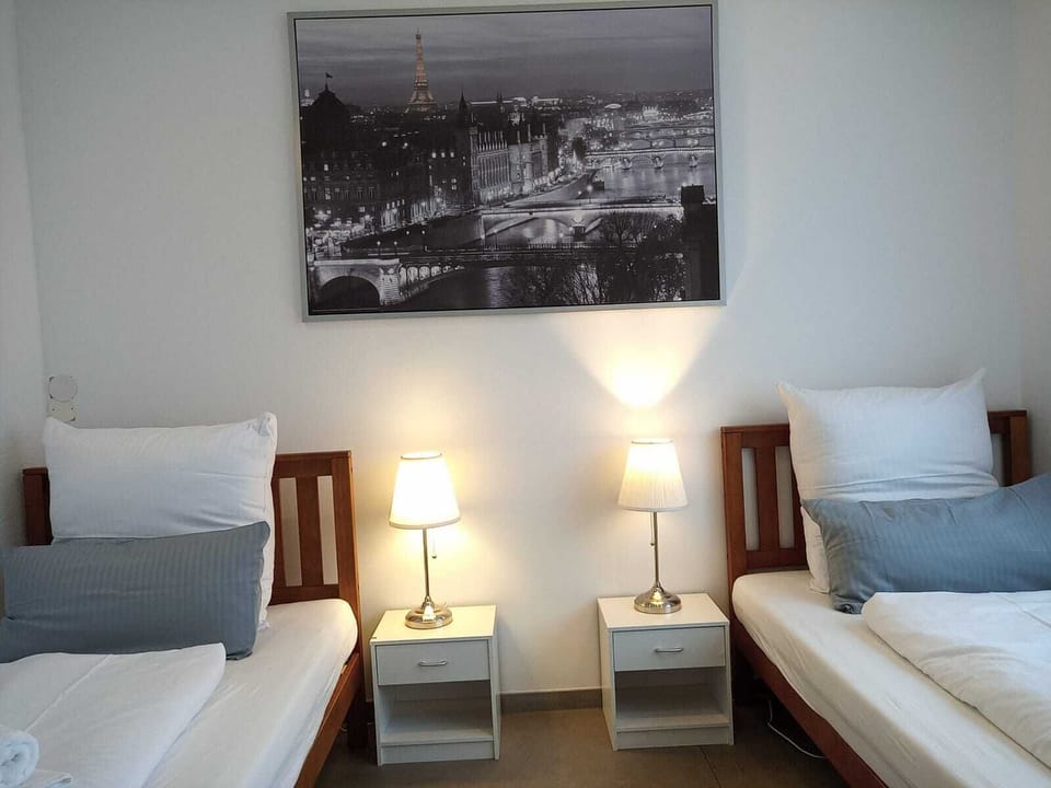 Classic Twin Room | Hypo-allergenic bedding available, minibar, desk, laptop workspace