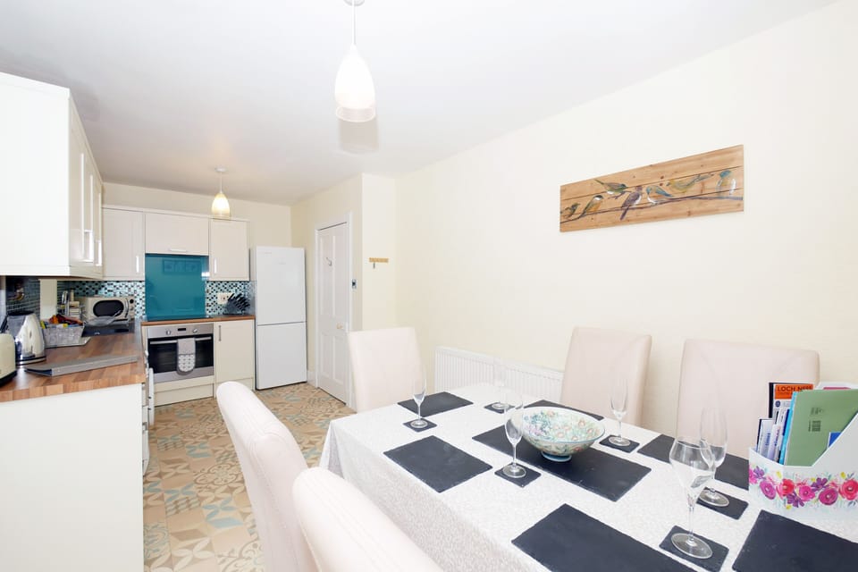 Family House | Private kitchen | Full-size fridge, microwave, oven, stovetop