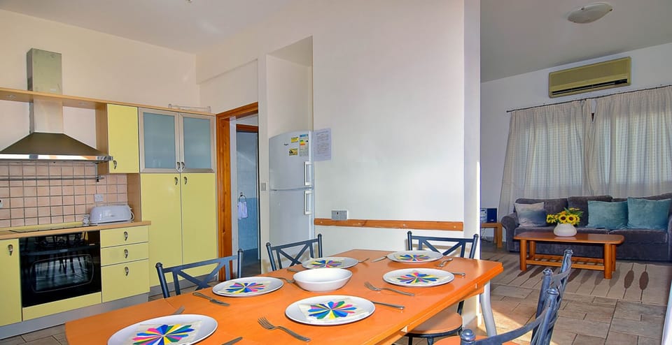 Villa, 3 Bedrooms, Smoking, Private Pool | Dining