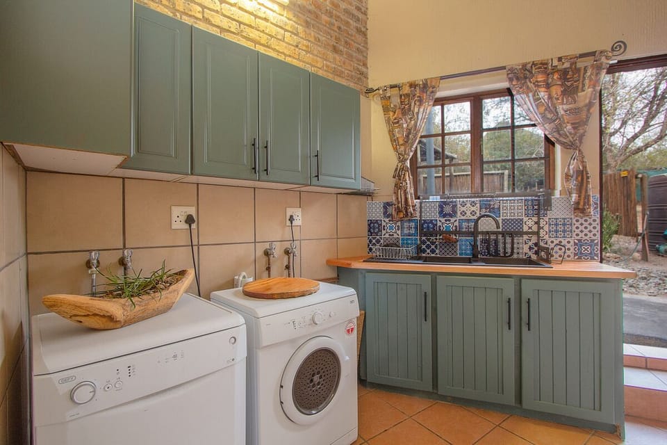 House, 6 Bedrooms, Smoking, Private Pool | Laundry