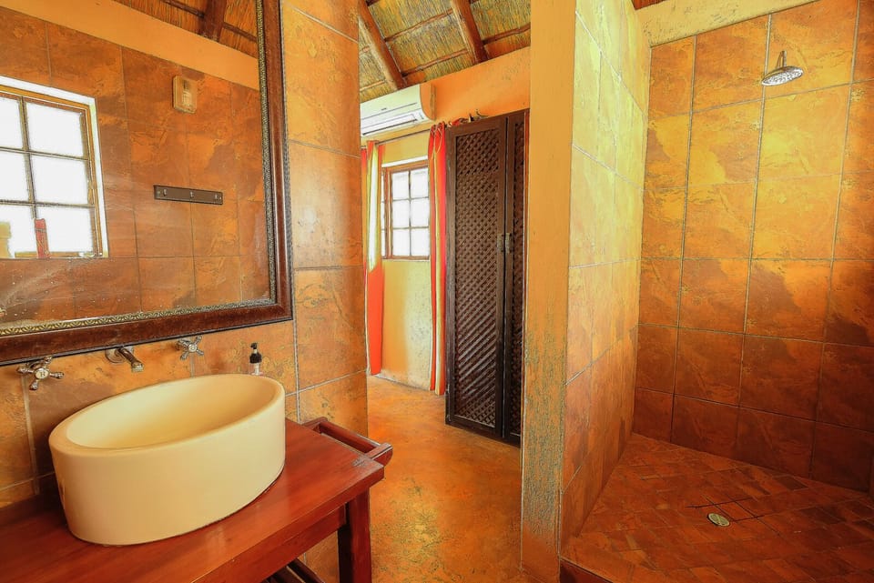 Lovely Holiday Home Bordering Kruger National Park House in South Africa