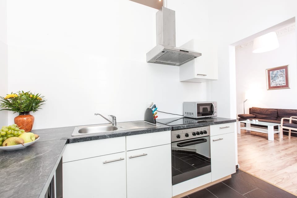 Apartment, 3 Bedrooms, City View | Interior