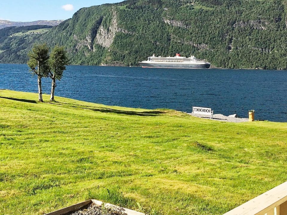 House | Lake view