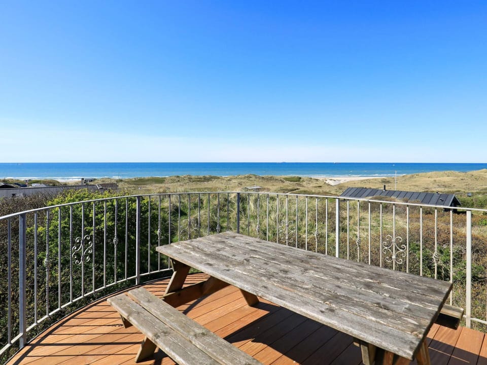 House | Water view