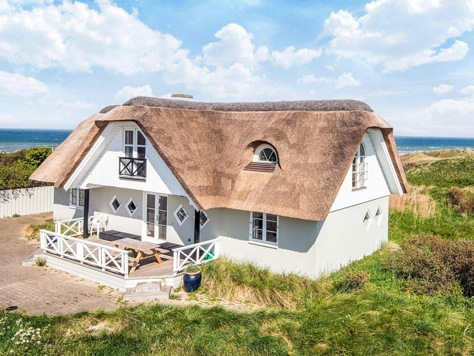 House | Water view