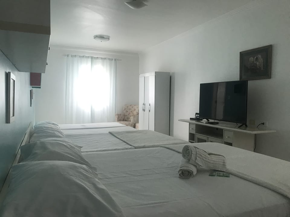 Family Room | Minibar, free WiFi