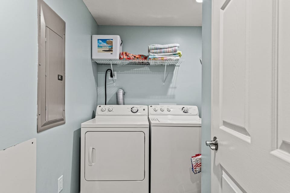 Treasure Island 1606 Apartment in Lower Grand Lagoon