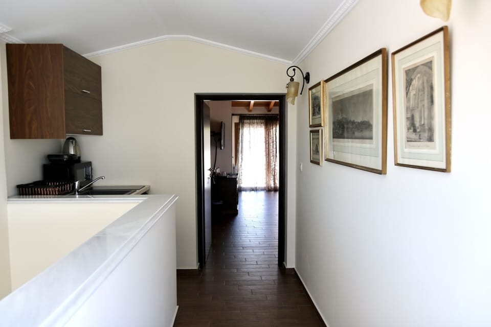 Luxury Villa | Minibar, individually decorated, blackout drapes, soundproofing
