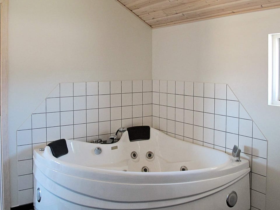 Restful Holiday Home in Idestrup near Sea House in Væggerløse