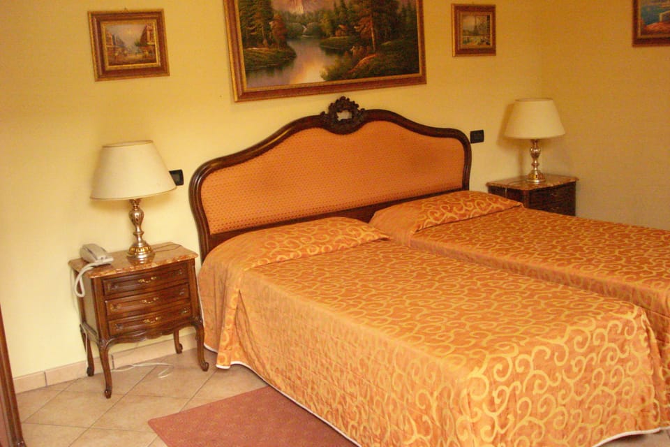 Classic Double or Twin Room, Garden View | Minibar (some free items), in-room safe, desk, blackout drapes