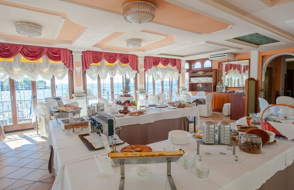 Daily buffet breakfast for a fee