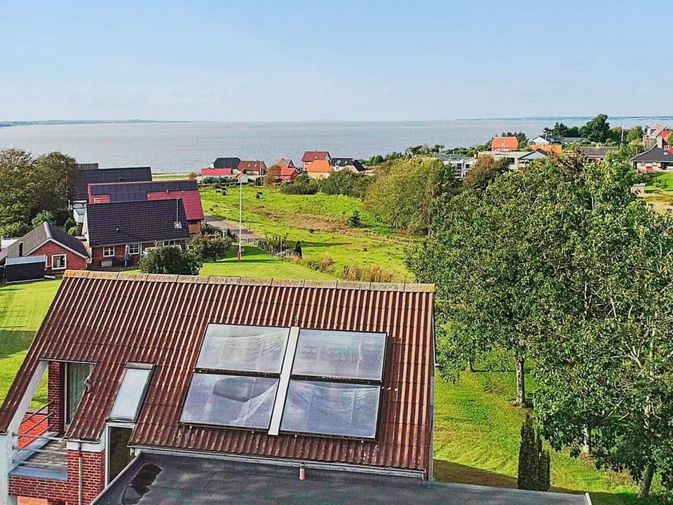 House | Water view