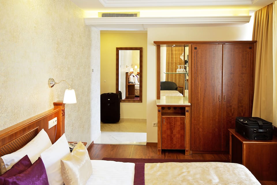 In-room safe, desk, laptop workspace, WiFi (free)