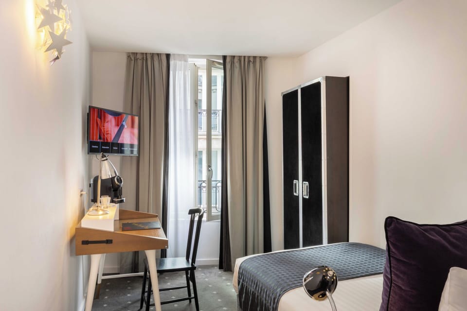 Single Room | Premium bedding, minibar, in-room safe, desk