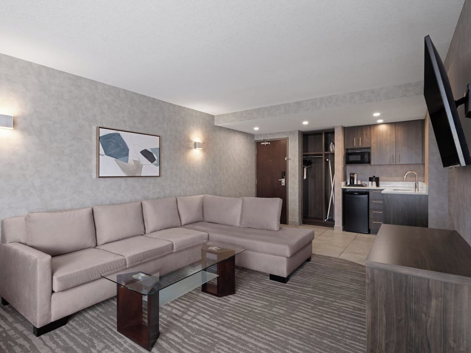 Suite, 1 King Bed, Jetted Tub | Pillowtop beds, desk, blackout drapes, iron/ironing board