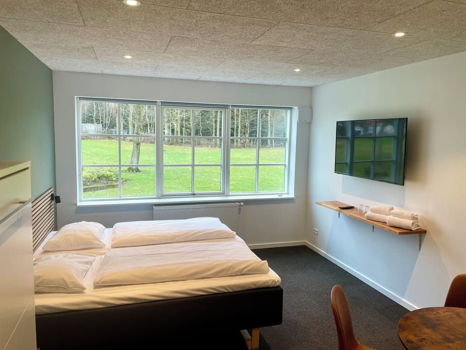 Family Double Room | Desk, free WiFi, bed sheets