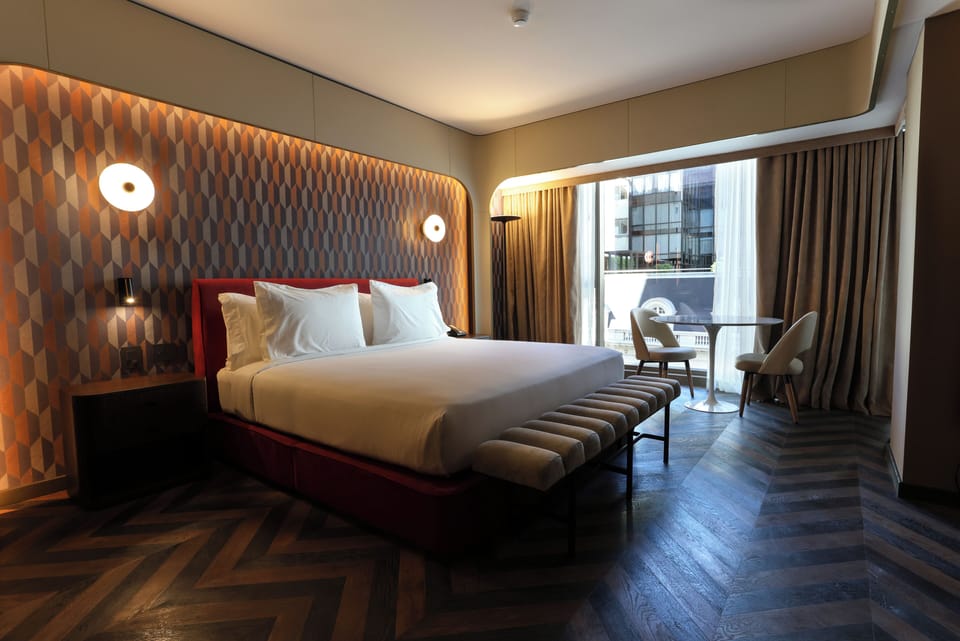 Egyptian cotton sheets, premium bedding, down comforters, minibar