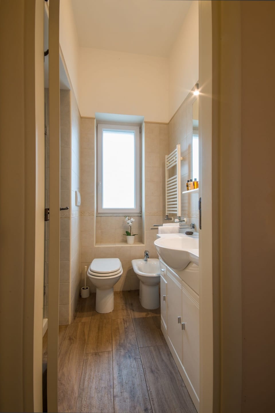 Superior Suite, 1 King Bed, Partial Ocean View, Tower | Bathroom amenities | Shower, rainfall showerhead, hair dryer, towels
